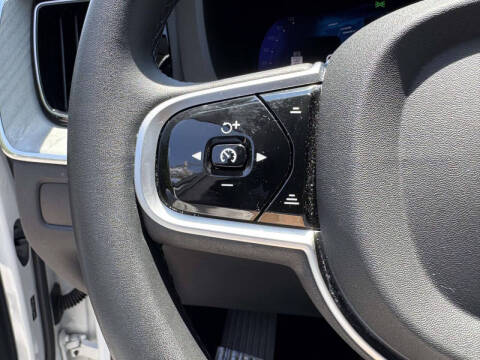2025 Volvo XC60 B5 Plus Dark Theme