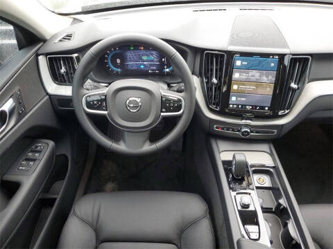 2025 Volvo XC60 B5 Plus Dark Theme