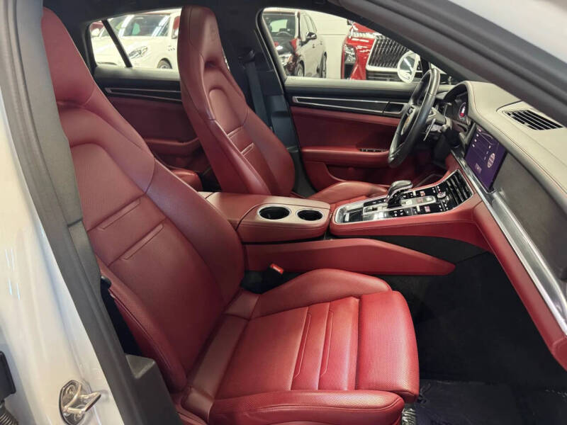 2023 Porsche Panamera