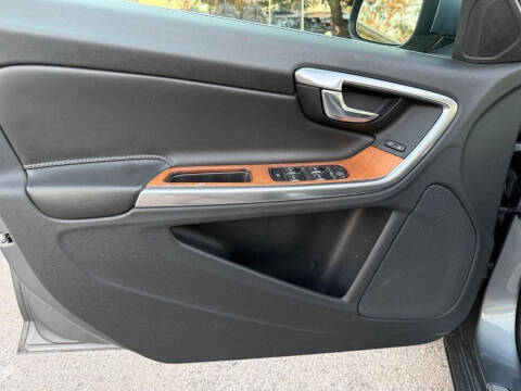 2017 Volvo S60 T5 Inscription Platinum