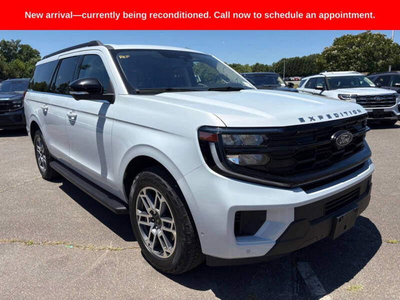 2025 Ford Expedition MAX Active