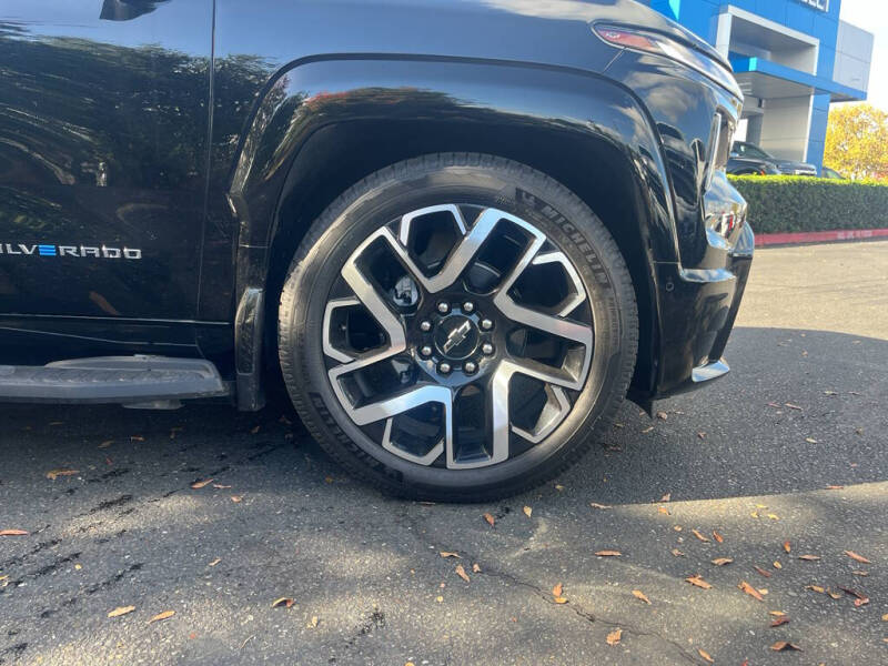 2024 Chevrolet Silverado EV RST