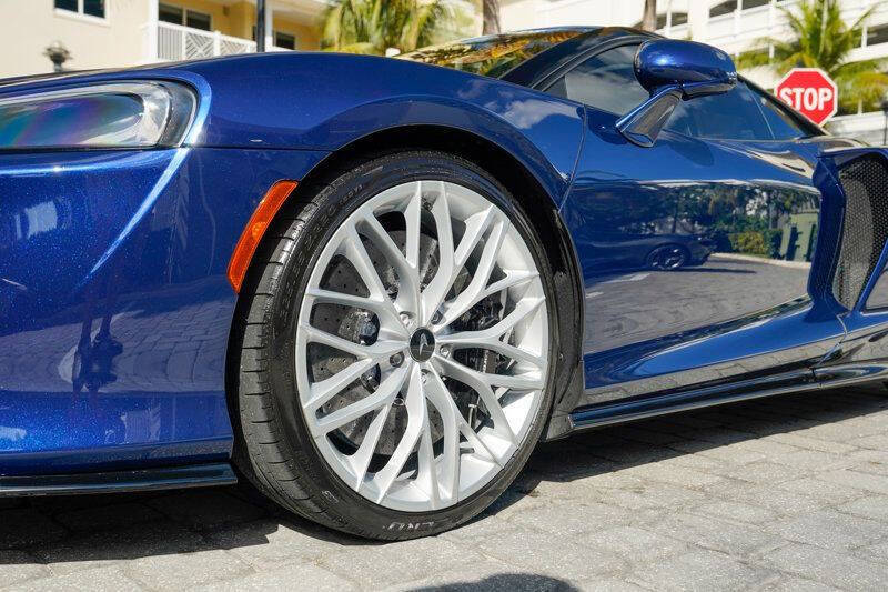 2023 McLaren GT