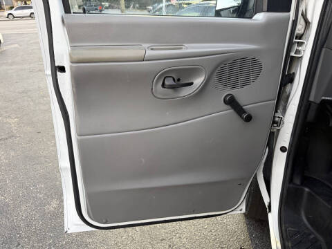 2005 Ford E-Series E-250