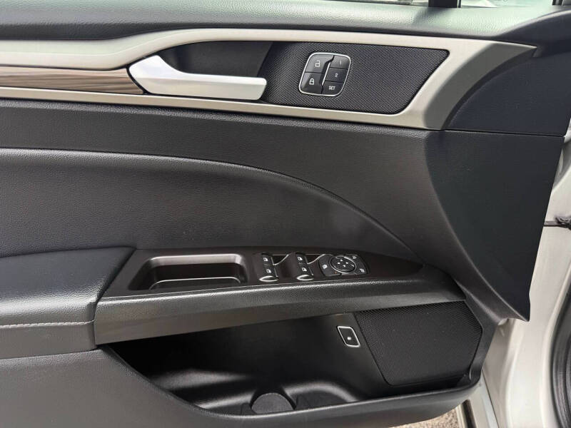 2017 Ford Fusion Energi SE Luxury