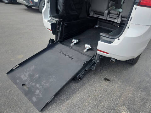 2020 Toyota Sienna LE Mobility 7-Passenger