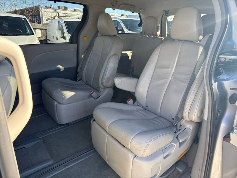 2012 Toyota Sienna Limited 7-Passenger