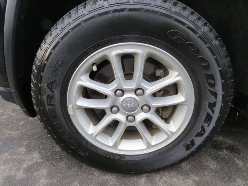 2019 Jeep Grand Cherokee Laredo E