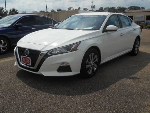 2021 Nissan Altima for sale at STRAHAN AUTO SALES INC in Hattiesburg MS