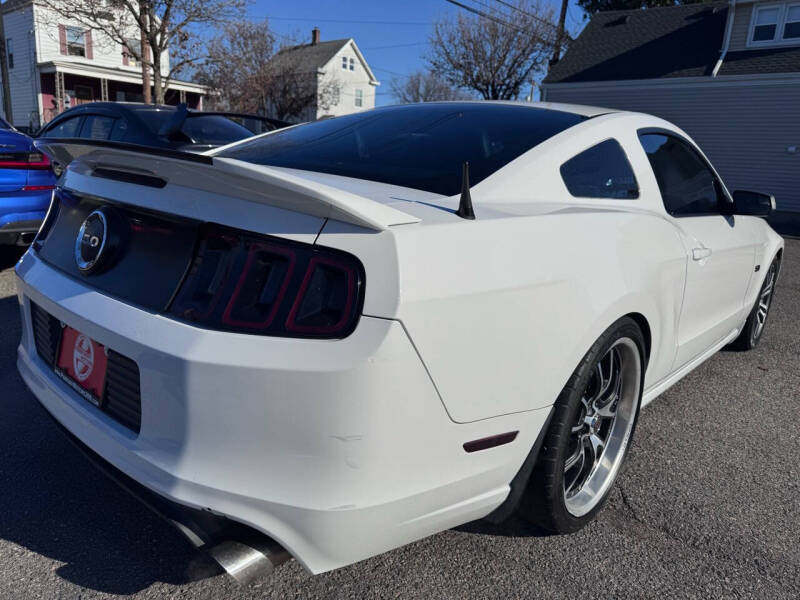 2014 Ford Mustang GT Premium photo 7