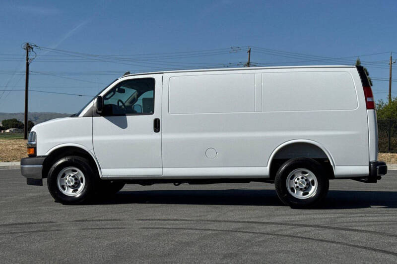 2025 Chevrolet Express 2500