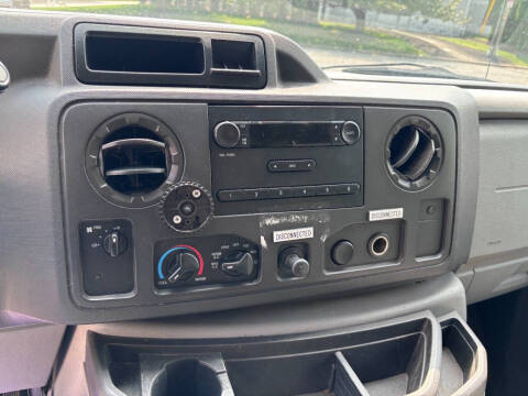 2010 Ford E-Series E-250