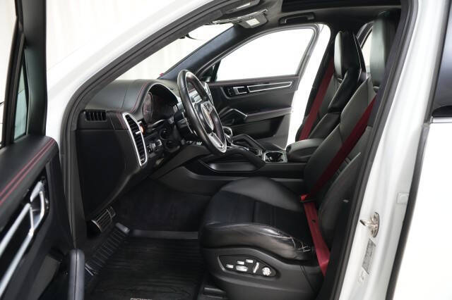 2021 Porsche Cayenne GTS