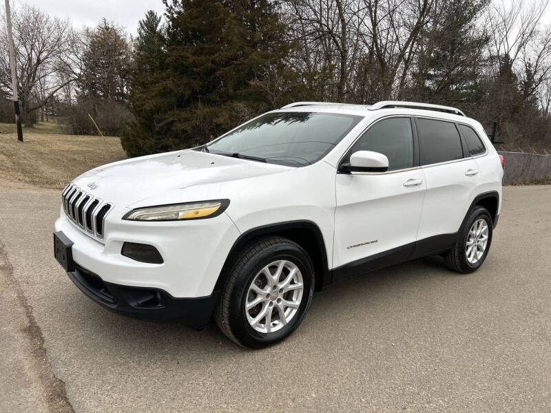 2017 Jeep Cherokee Latitude photo 2