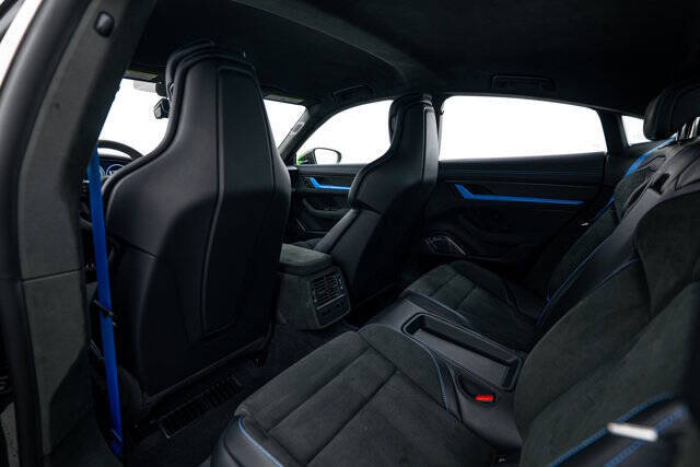 2025 Porsche Taycan Turbo GT