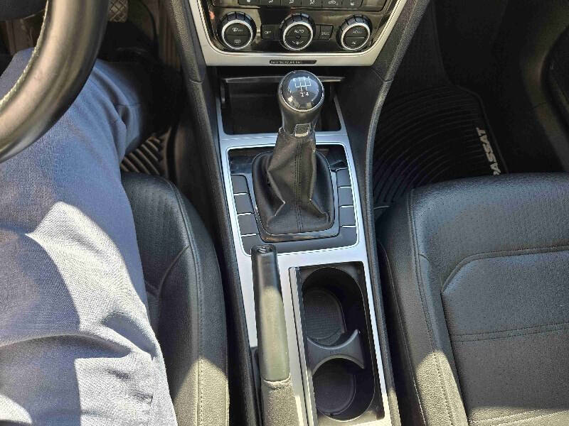 2012 Volkswagen Passat SE PZEV