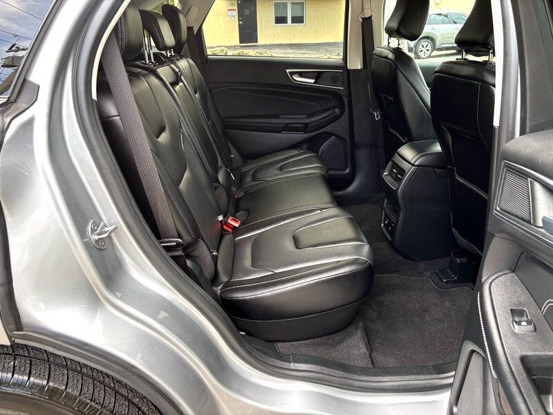 2022 Ford Edge Titanium