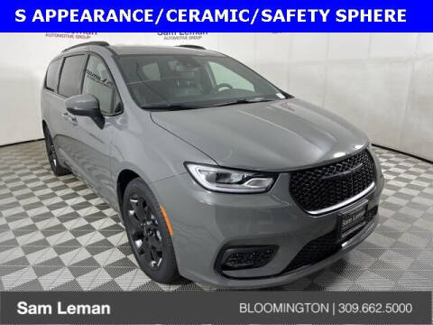 2023 Chrysler Pacifica for sale at Sam Leman CDJR Bloomington in Bloomington IL