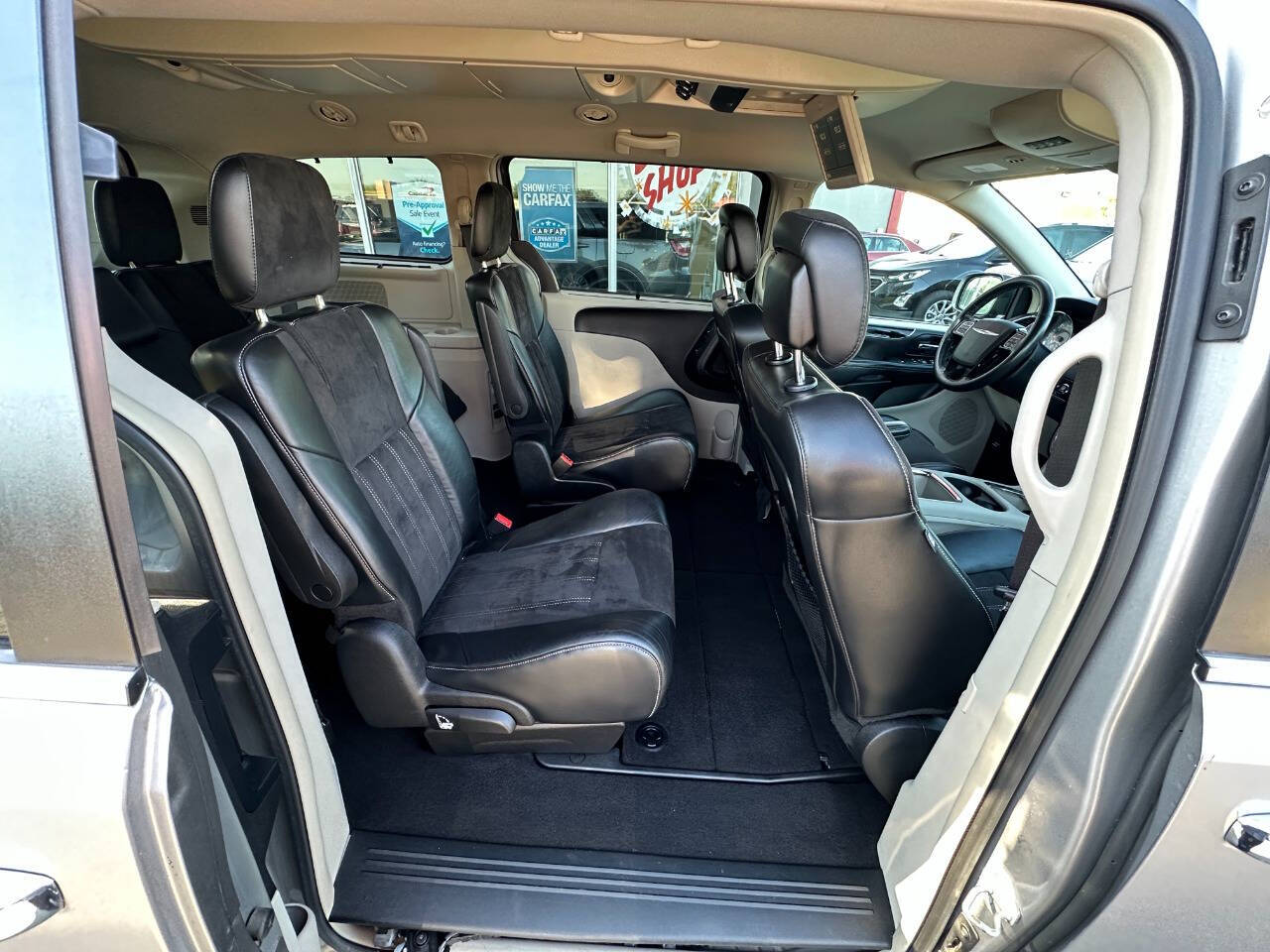 ChryslerTown and Country22