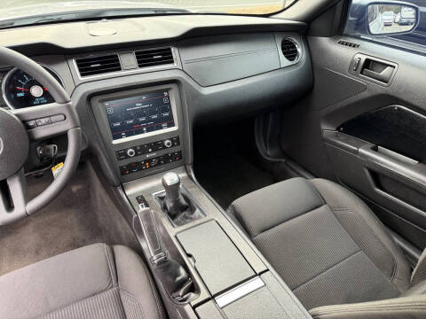 2012 Ford Mustang V6