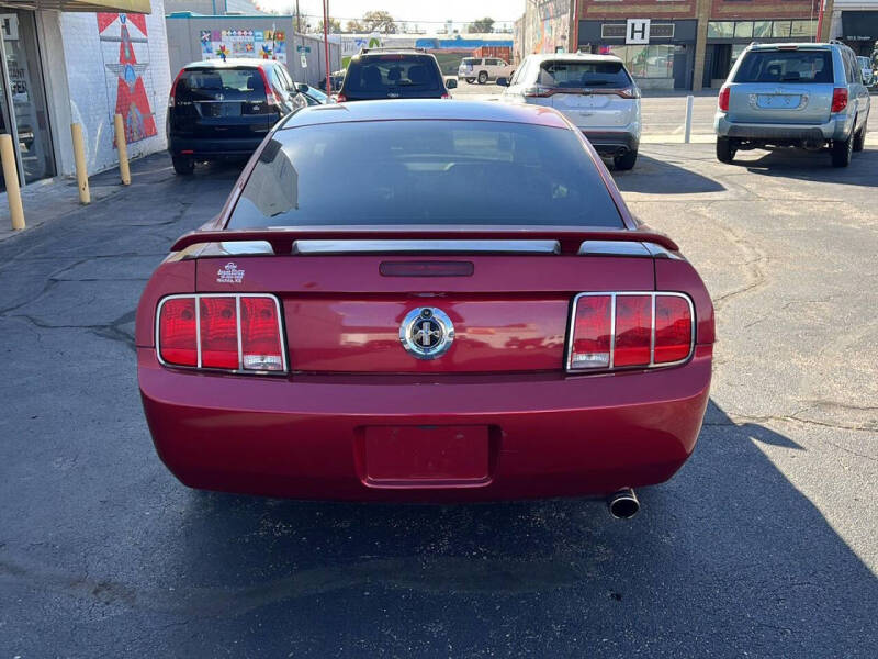 2006 Ford Mustang V6 Standard