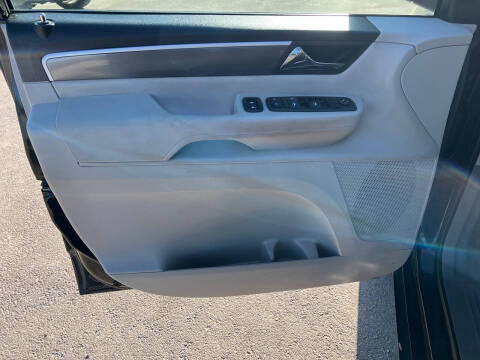 2010 Volkswagen Routan SE