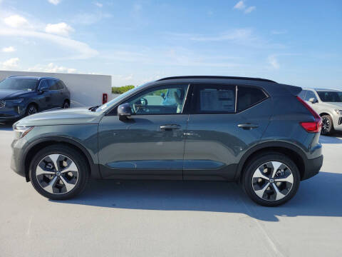 2026 Volvo XC40 B5 Plus