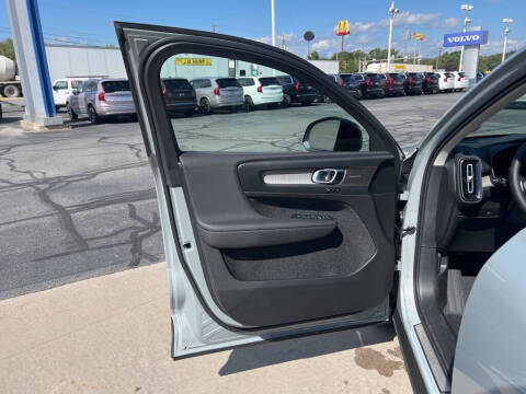 2026 Volvo XC40 B5 Ultra