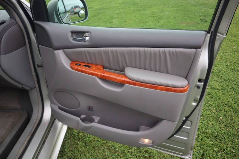 2008 Toyota Sienna XLE