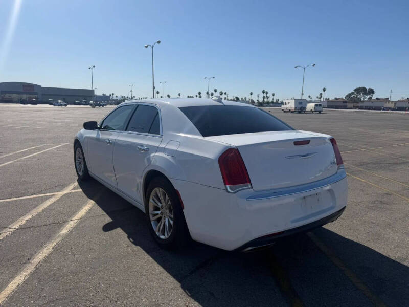 2017 Chrysler 300 C