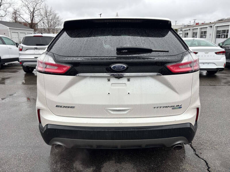 2019 Ford Edge Titanium