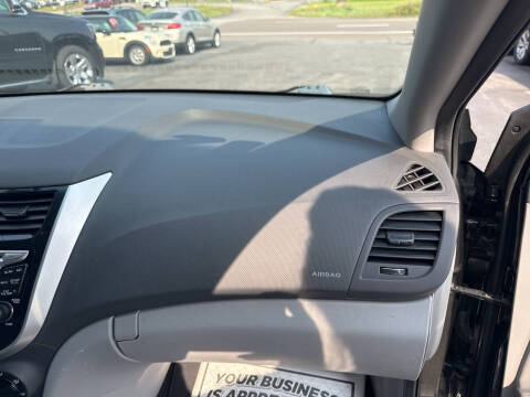 2012 Hyundai Accent SE