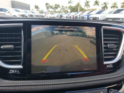 2021 Chrysler Pacifica Hybrid Limited