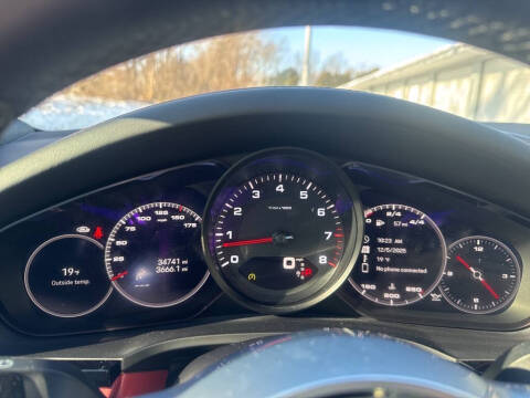 2023 Porsche Cayenne Coupe Platinum Edition