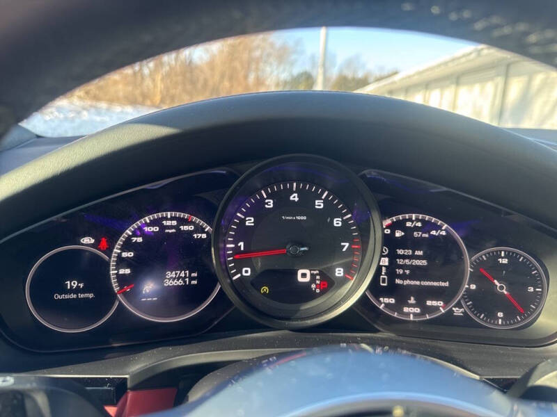 2023 Porsche Cayenne Coupe Platinum Edition