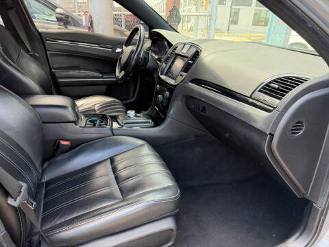 2019 Chrysler 300 S