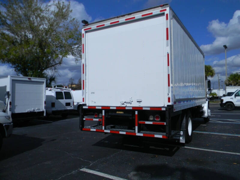 2015 Freightliner M2 106