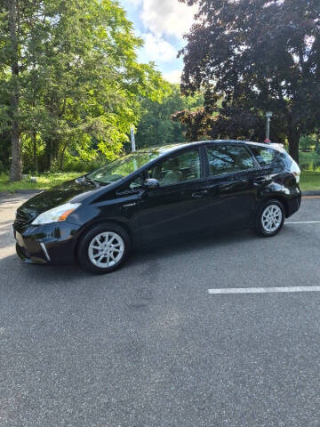 2013 Toyota Prius v Three