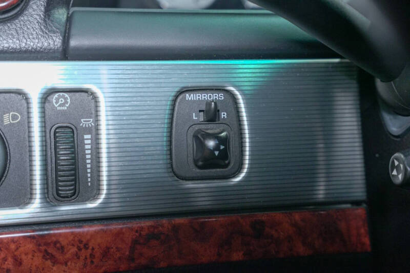 2004 Ford Thunderbird Deluxe