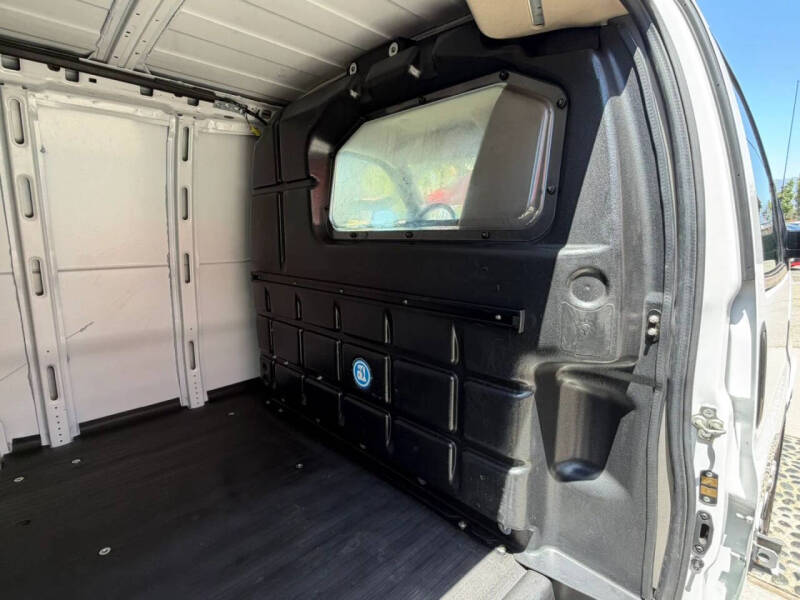 2023 GMC Savana 2500