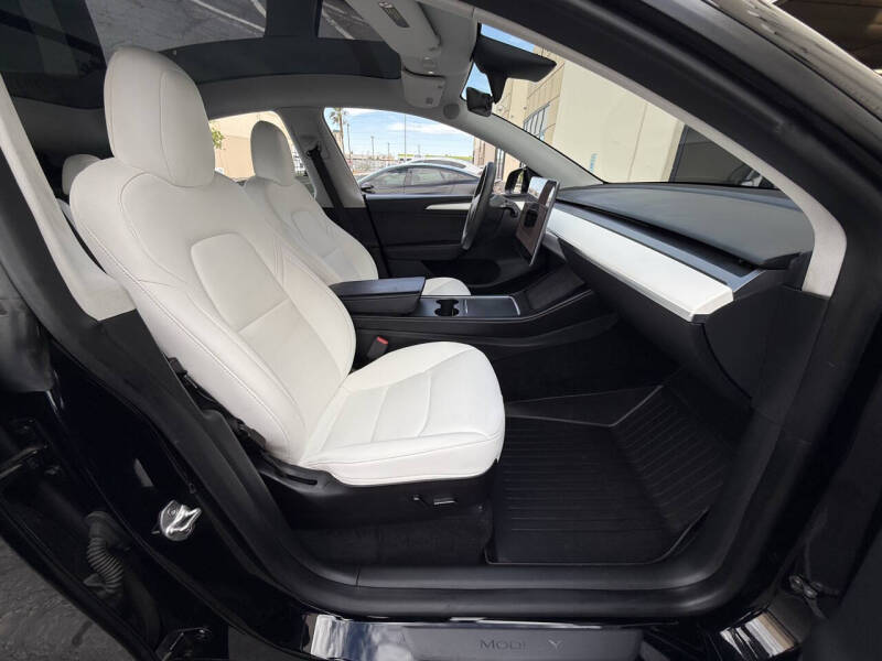 2023 Tesla Model Y Long Range