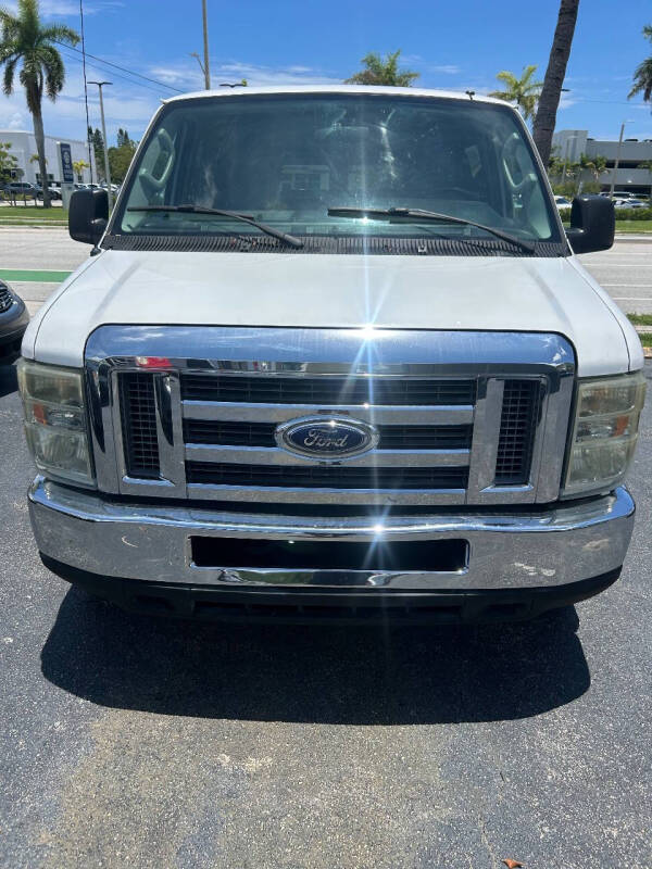 2011 Ford E-Series E-350 SD XLT