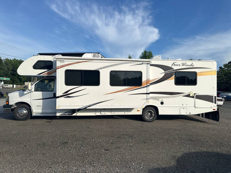 2010 Chevrolet Express's photo