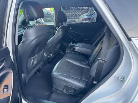 2017 Hyundai Santa Fe SE