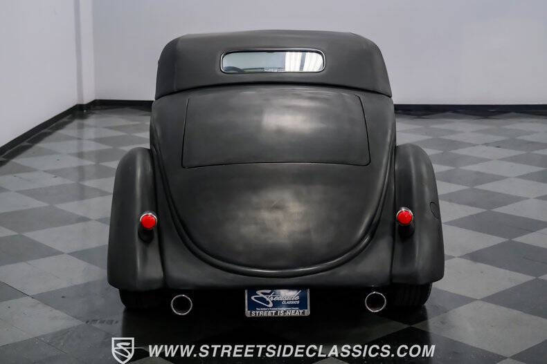 1935 Ford Cabriolet