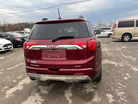 2017 GMC Acadia Denali