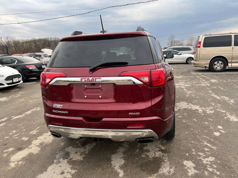 2017 GMC Acadia Denali