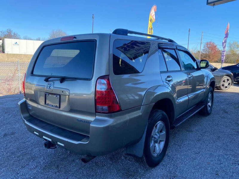 2008 Toyota 4Runner SR5 photo 5