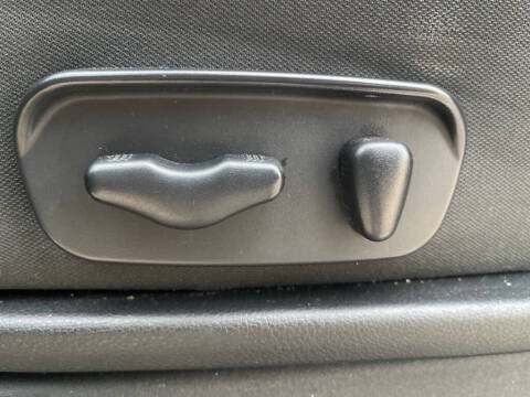 2012 Nissan Titan SV