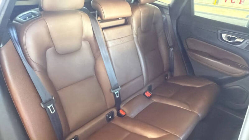 2018 Volvo XC60 T5 Momentum